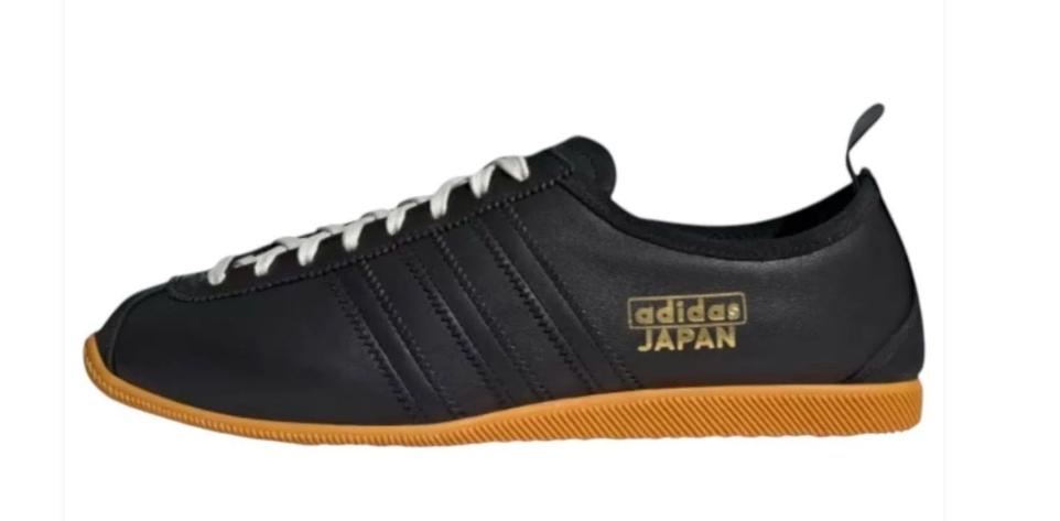 Adidas Japan – Core Black / Gold / Gum